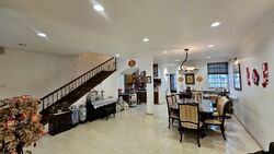 Mayflower Gardens (D20), Terrace #564994411